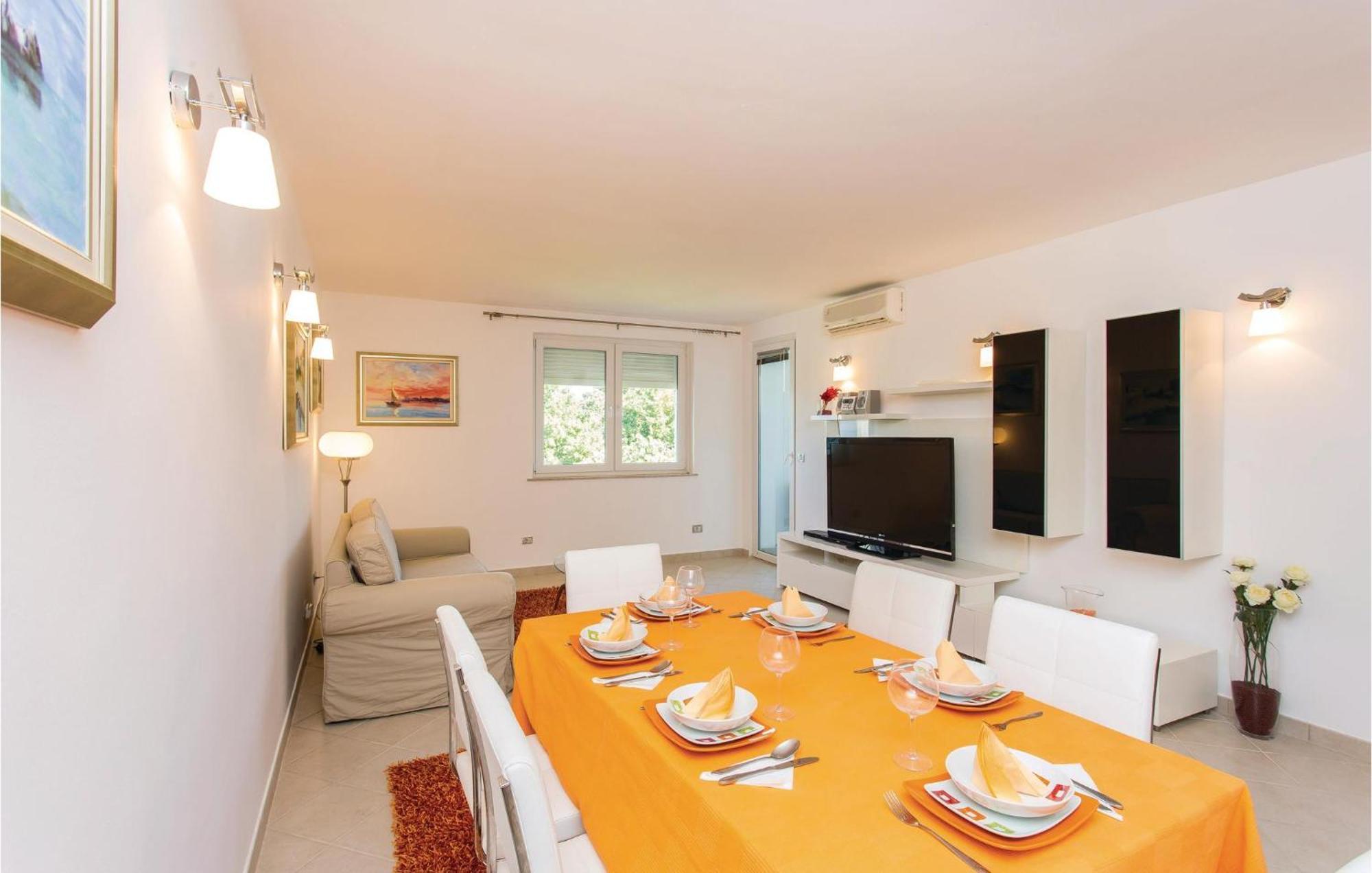 Amazing Apartment In Njivice With Wifi ภายนอก รูปภาพ