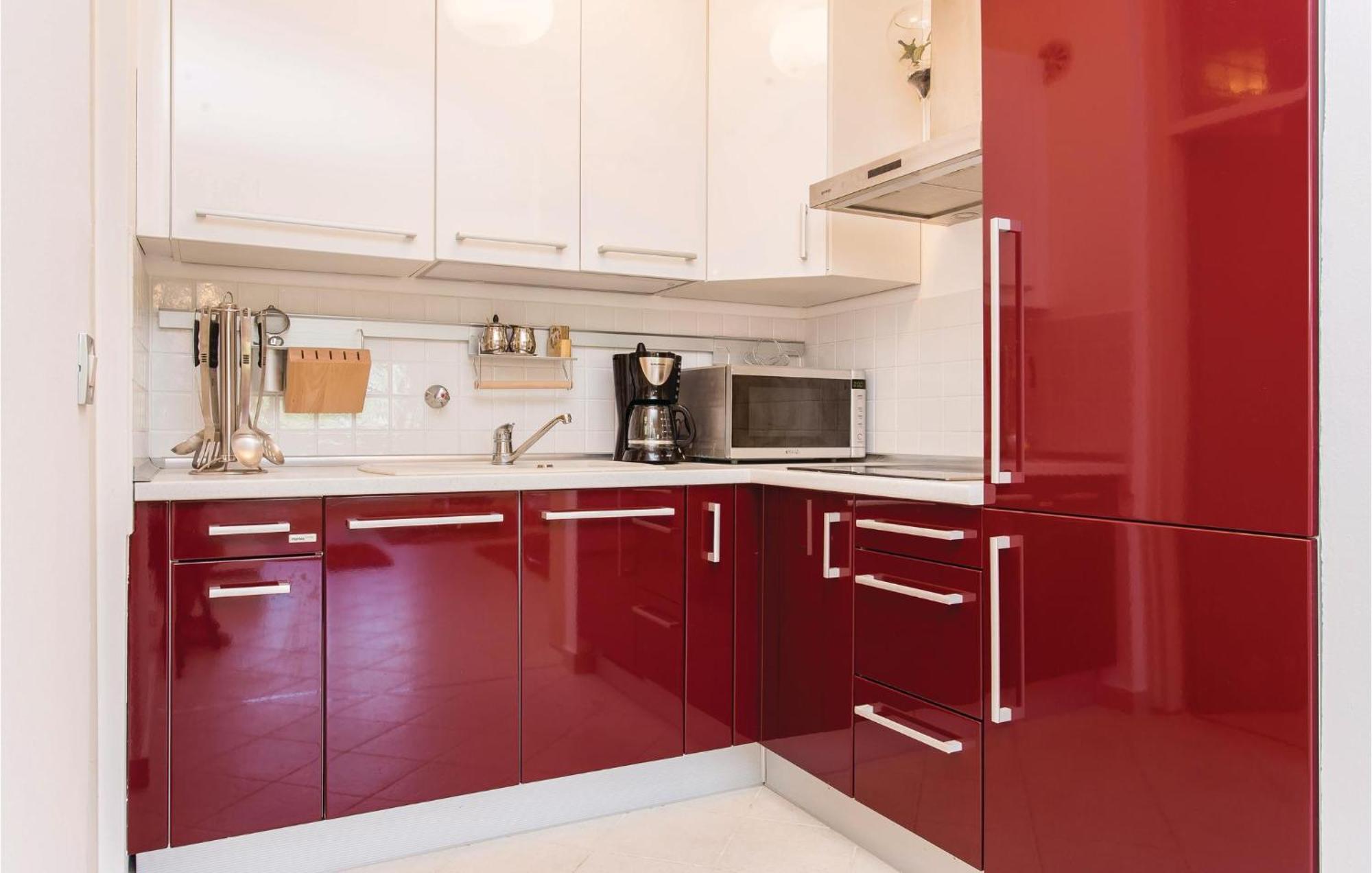 Amazing Apartment In Njivice With Wifi ภายนอก รูปภาพ