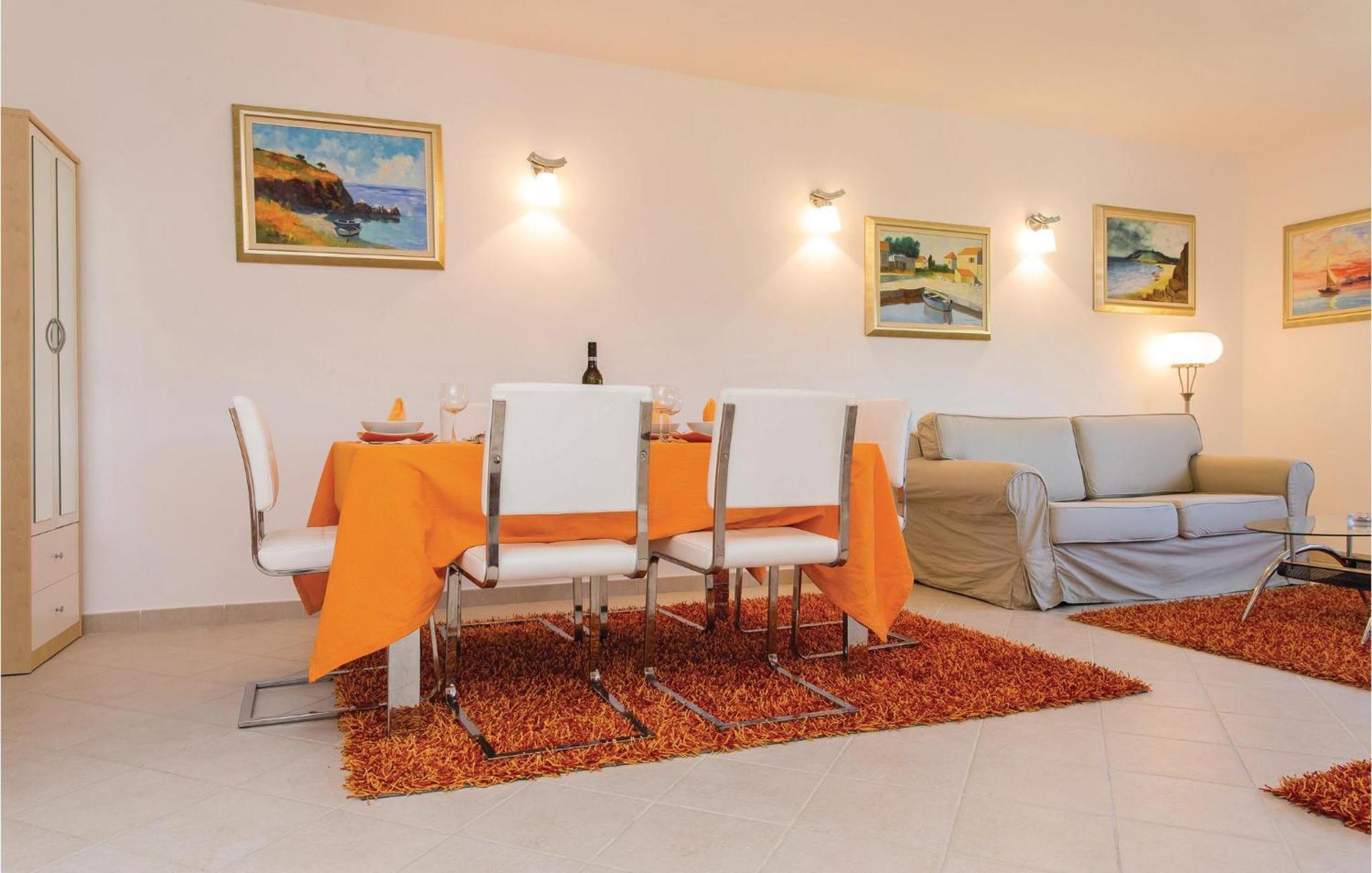 Amazing Apartment In Njivice With Wifi ภายนอก รูปภาพ