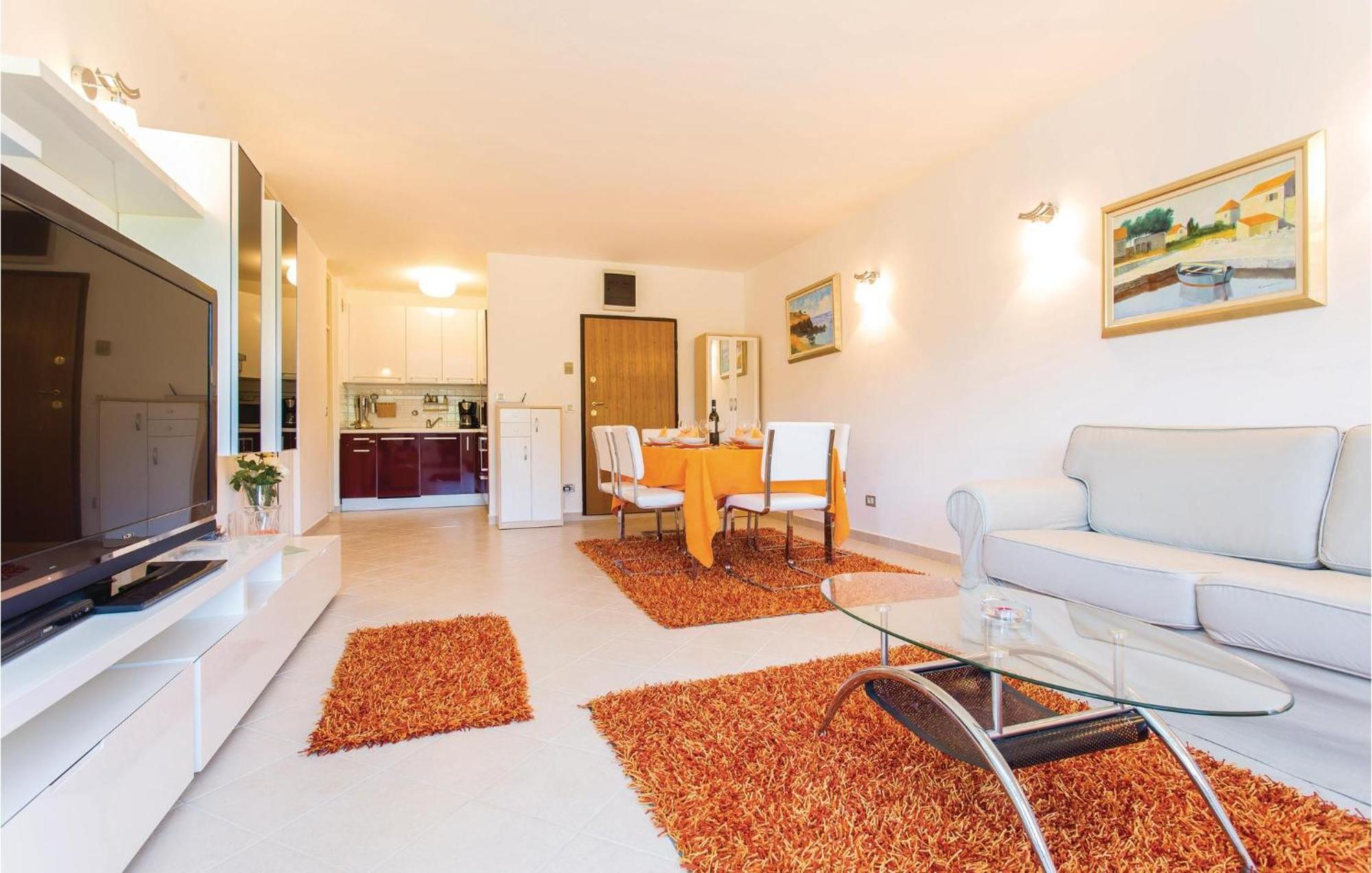 Amazing Apartment In Njivice With Wifi ภายนอก รูปภาพ