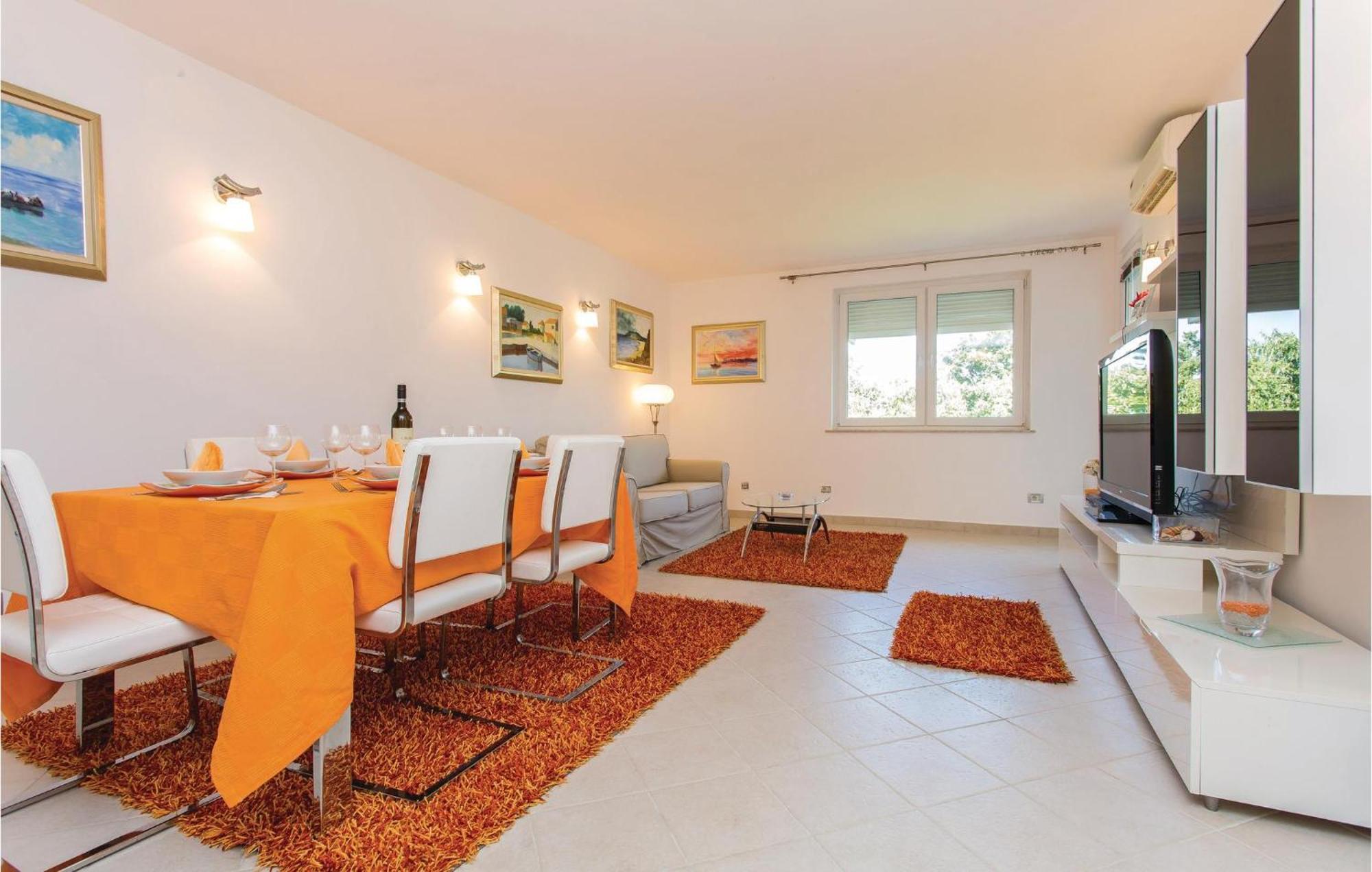 Amazing Apartment In Njivice With Wifi ภายนอก รูปภาพ